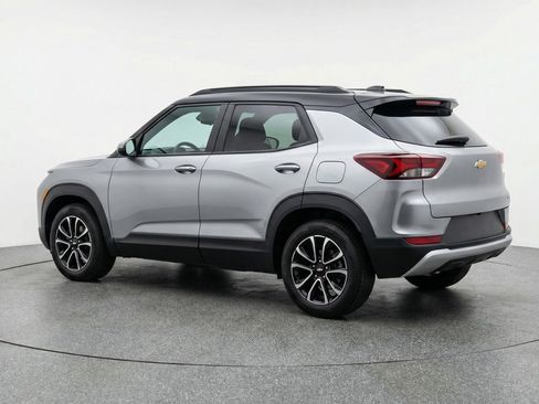 Used 2025 Chevrolet TrailBlazer LT image 6