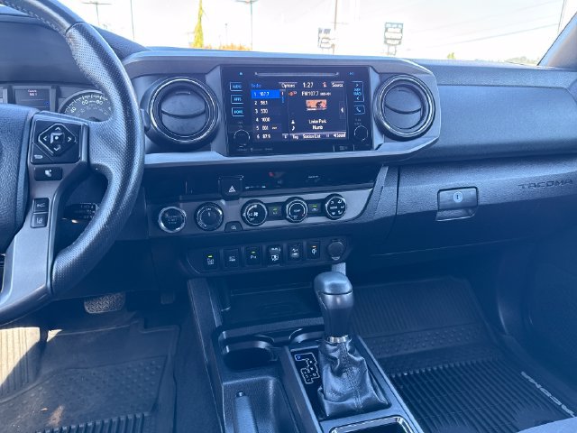 Used 2018 Toyota Tacoma TRD Sport w/ Technology Package AWD/4WD image 19