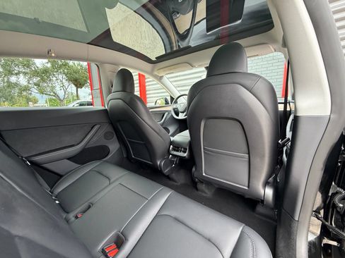 Used 2023 Tesla Model Y AWD image 23