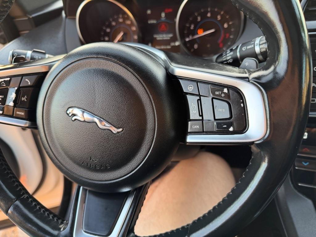 Used 2018 Jaguar F-PACE Prestige AWD/4WD image 40
