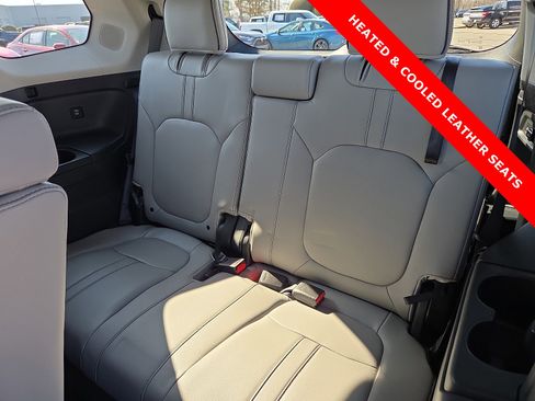 Used 2025 Honda Pilot Elite image 10