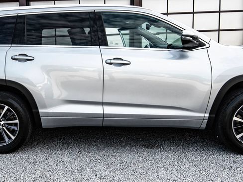 Used 2018 Toyota Highlander XLE FWD image 22