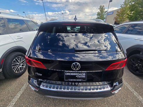 Used 2023 Volkswagen Taos SEL AWD/4WD image 5