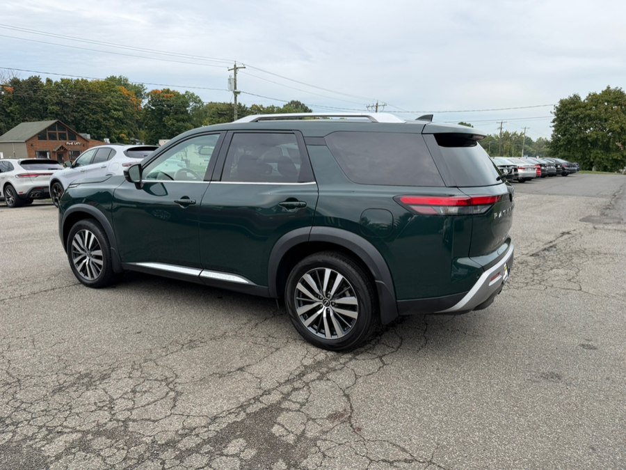 Used 2022 Nissan Pathfinder Platinum w/ Lighting Package (N92) AWD/4WD image 4
