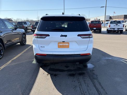 Certified 2024 Jeep Grand Cherokee L Laredo image 4