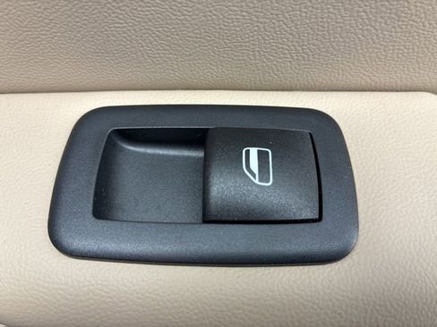 Used 2021 Jeep Grand Cherokee Limited AWD/4WD image 23