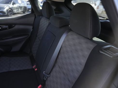 Used 2021 Nissan Rogue Sport SV image 13