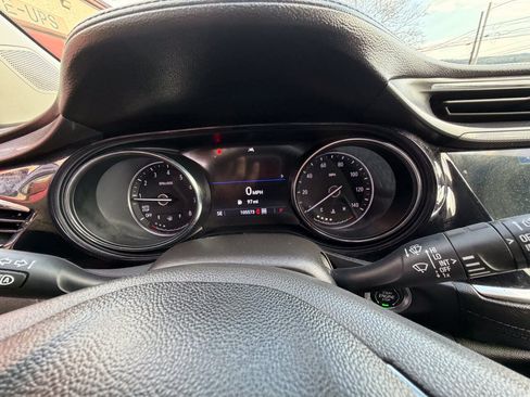 Used 2021 Buick Encore GX Preferred w/ Cold Weather Comfort Package AWD/4WD image 32