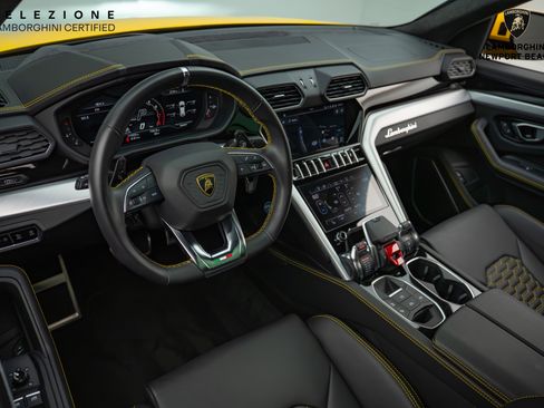 Used 2022 Lamborghini Urus image 19