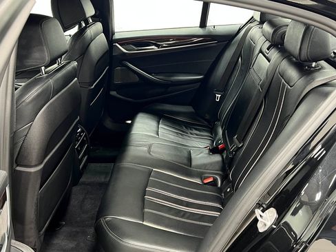 Used 2018 BMW M550i xDrive AWD/4WD image 32