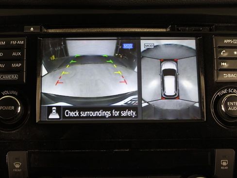 Used 2017 Nissan Rogue SV w/ SV Premium Package image 28