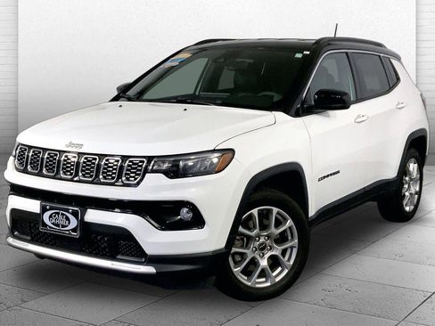 Used 2025 Jeep Compass Limited AWD/4WD image 12