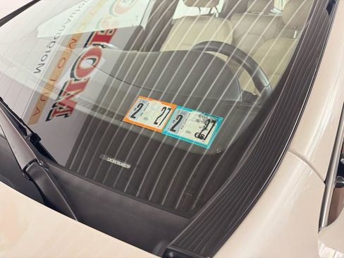 Used 2018 INFINITI QX30 Premium w/ Navigation Package image 9