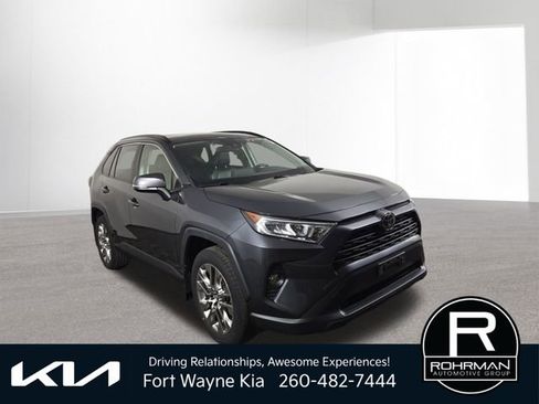 Used 2019 Toyota RAV4 XLE Premium w/ All Weather Liner Package image 4