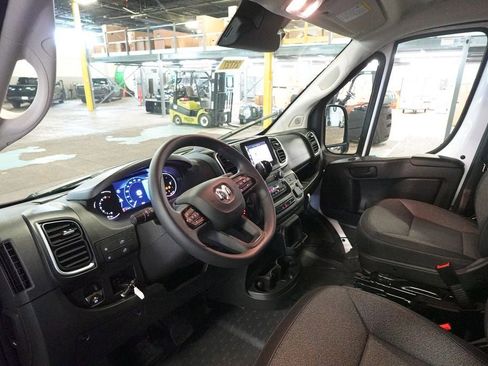 New 2024 RAM ProMaster 2500 w/ Quick Order Package 22G SLT image 12
