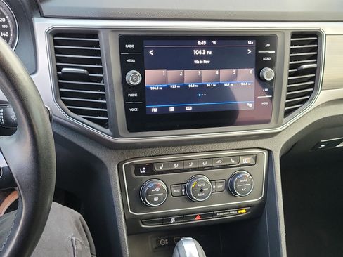 Used 2018 Volkswagen Atlas SE image 12