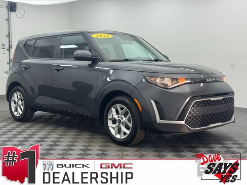 Used 2023 Kia Soul LX w/ Option Group 015 FWD image 1