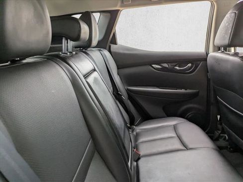 Used 2021 Nissan Rogue Sport SL image 19