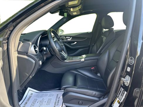 Used 2021 Mercedes-Benz GLC 300 4MATIC image 11