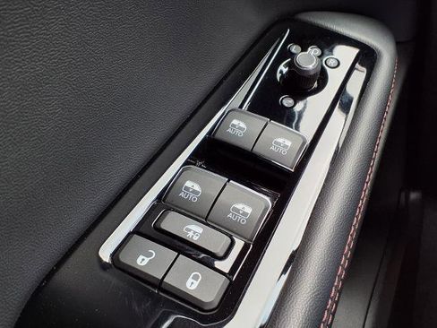 Used 2025 Jeep Wagoneer S Limited image 17