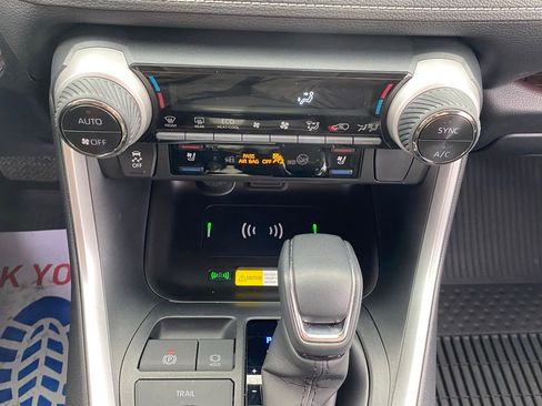 Used 2023 Toyota RAV4 Limited image 25