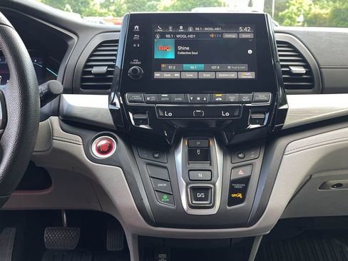 Used 2018 Honda Odyssey EX image 23