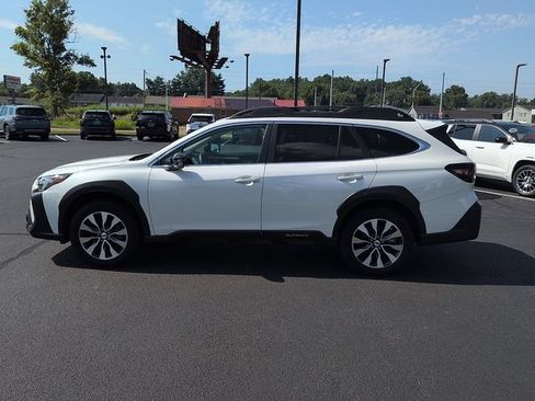 Used 2025 Subaru Outback Limited AWD/4WD image 4