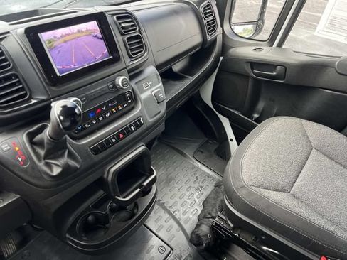 Used 2025 RAM ProMaster 2500 w/ U-Haul Equipment Group FWD image 28