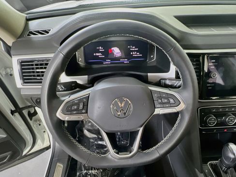 Used 2022 Volkswagen Atlas SE w/ Panoramic Sunroof Package AWD/4WD image 11