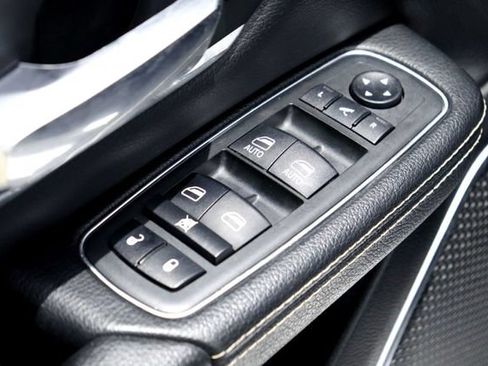 Used 2019 RAM 1500 Laramie RWD image 19
