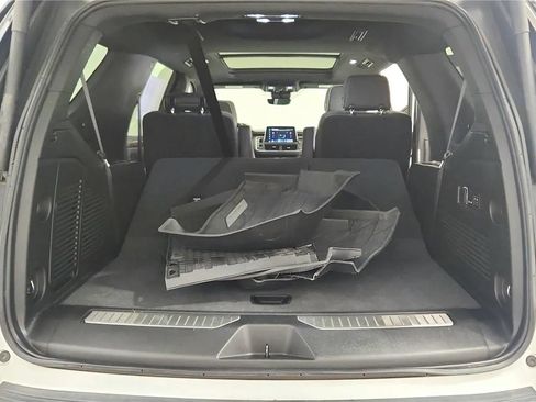 Used 2023 Chevrolet Tahoe Premier w/ Premium Package AWD/4WD image 19