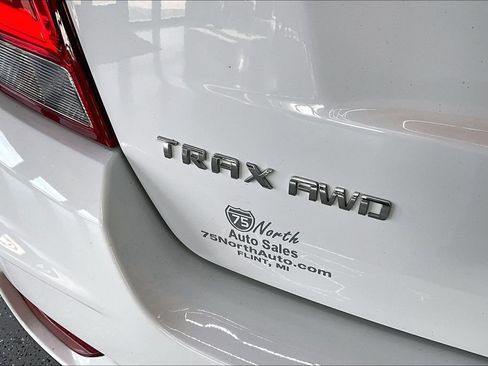 Used 2021 Chevrolet Trax LT AWD/4WD image 23