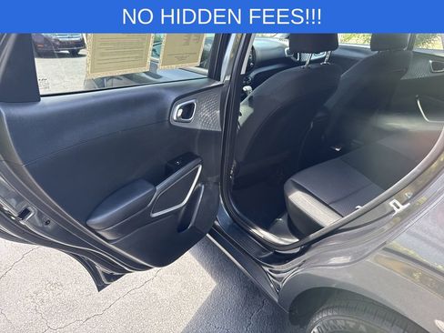 Used 2023 Kia Soul LX w/ LX Technology Package FWD image 29
