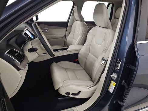 Certified 2024 Volvo XC90 T8 Ultimate AWD/4WD image 17