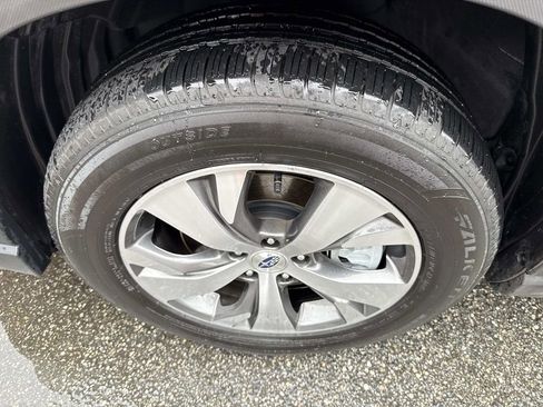 Certified 2025 Subaru Ascent Premium w/ Premium Package image 10