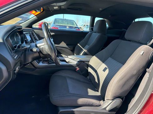 Used 2021 Dodge Challenger SXT image 15