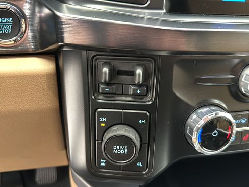 Used 2025 Ford F350 Lariat w/ Black Appearance Package AWD/4WD image 22