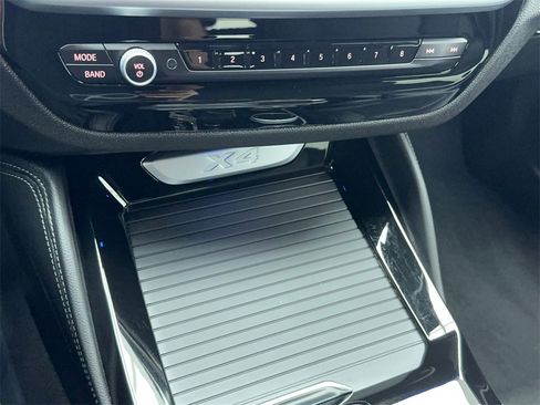 Used 2025 BMW X4 xDrive30i image 32