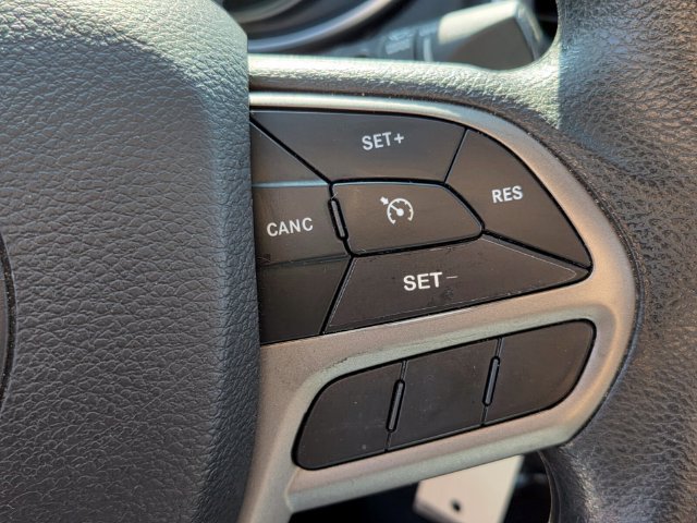 Used 2019 Jeep Cherokee Latitude w/ Popular Appearance Group FWD image 24