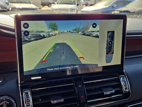 Used 2023 Lincoln Navigator Reserve image 18