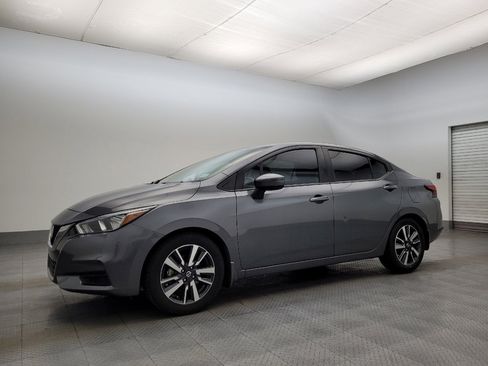 Used 2020 Nissan Versa SV image 2