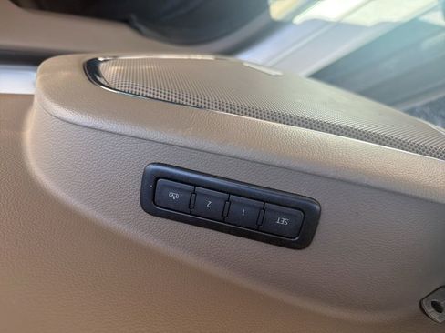 Used 2019 Chevrolet Suburban LT AWD/4WD image 20