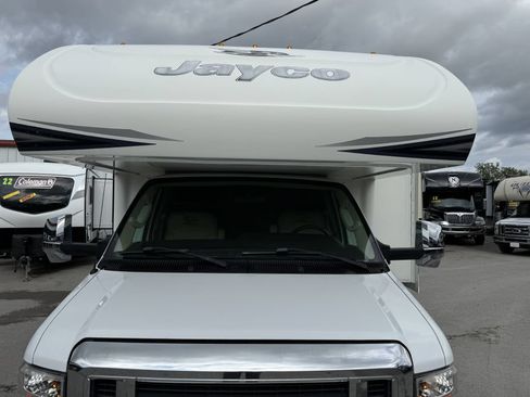 Used 2018 Ford E-450 and Econoline 450 Super Duty w/ Motorhome Prep Package RWD image 33