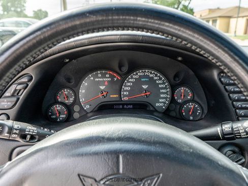 Used 2004 Chevrolet Corvette Coupe w/ Roof Package RWD image 52
