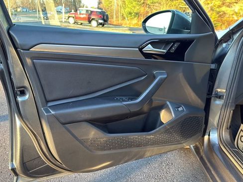 Used 2019 Volkswagen Jetta SEL Premium image 14