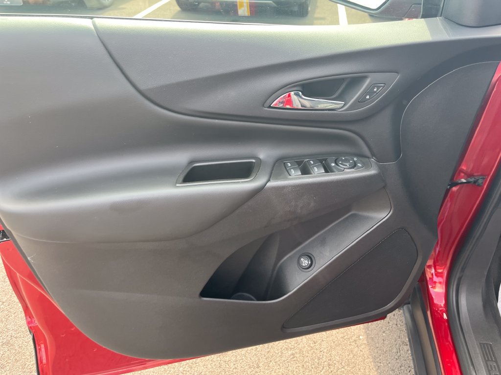 Used 2024 Chevrolet Equinox LT w/ LPO, Floor Liner Package FWD image 11