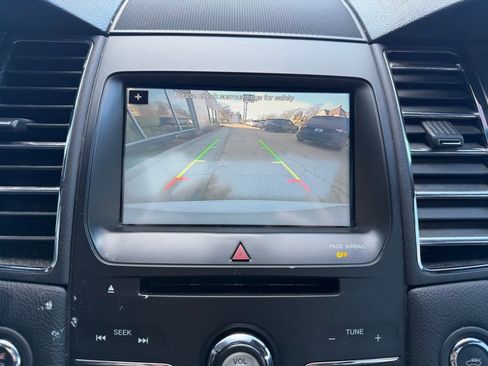 Used 2017 Ford Taurus SEL w/ Equipment Group 201A image 17