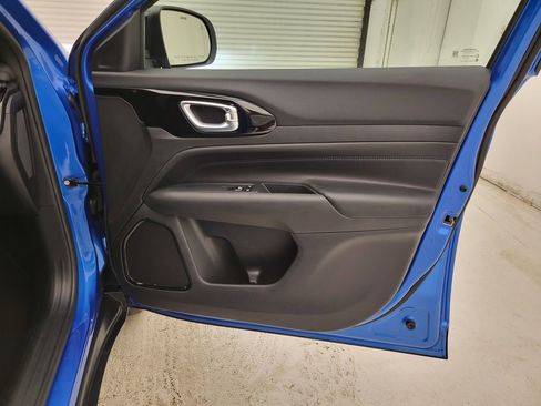 Used 2026 Jeep Compass Latitude image 33