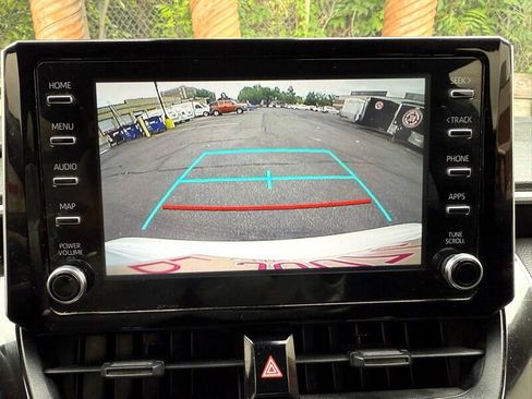 Used 2020 Toyota Corolla LE image 30