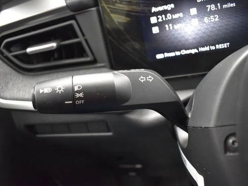 Used 2025 Nissan Kicks SV image 24